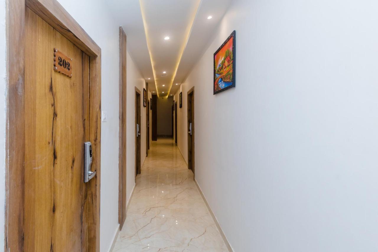 Hotel Riva International Goregaon- Near Nesco มุมไบ ภายนอก รูปภาพ