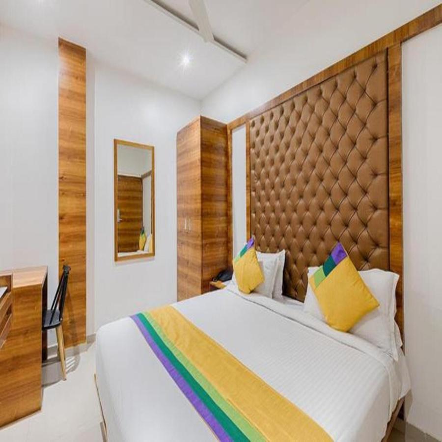 Hotel Riva International Goregaon- Near Nesco มุมไบ ภายนอก รูปภาพ
