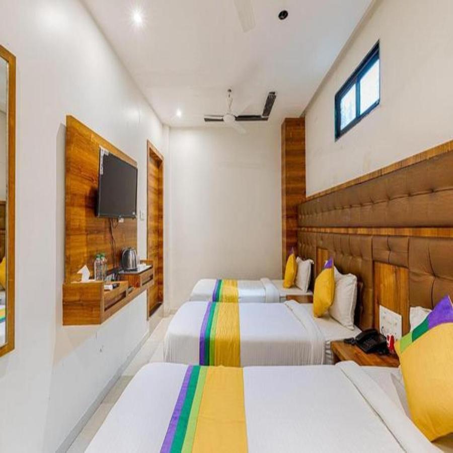 Hotel Riva International Goregaon- Near Nesco มุมไบ ภายนอก รูปภาพ