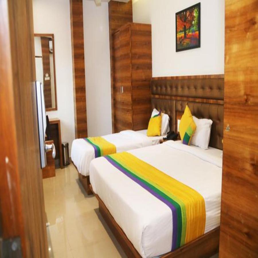 Hotel Riva International Goregaon- Near Nesco มุมไบ ภายนอก รูปภาพ